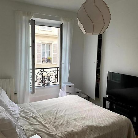 Modern Appartement W/ Tour Eiffel View In The 7Th Париж Екстериор снимка