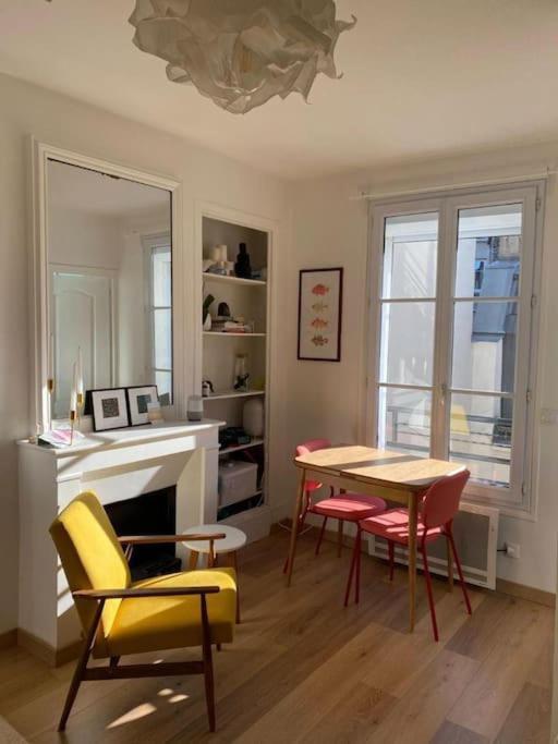 Modern Appartement W/ Tour Eiffel View In The 7Th Париж Екстериор снимка